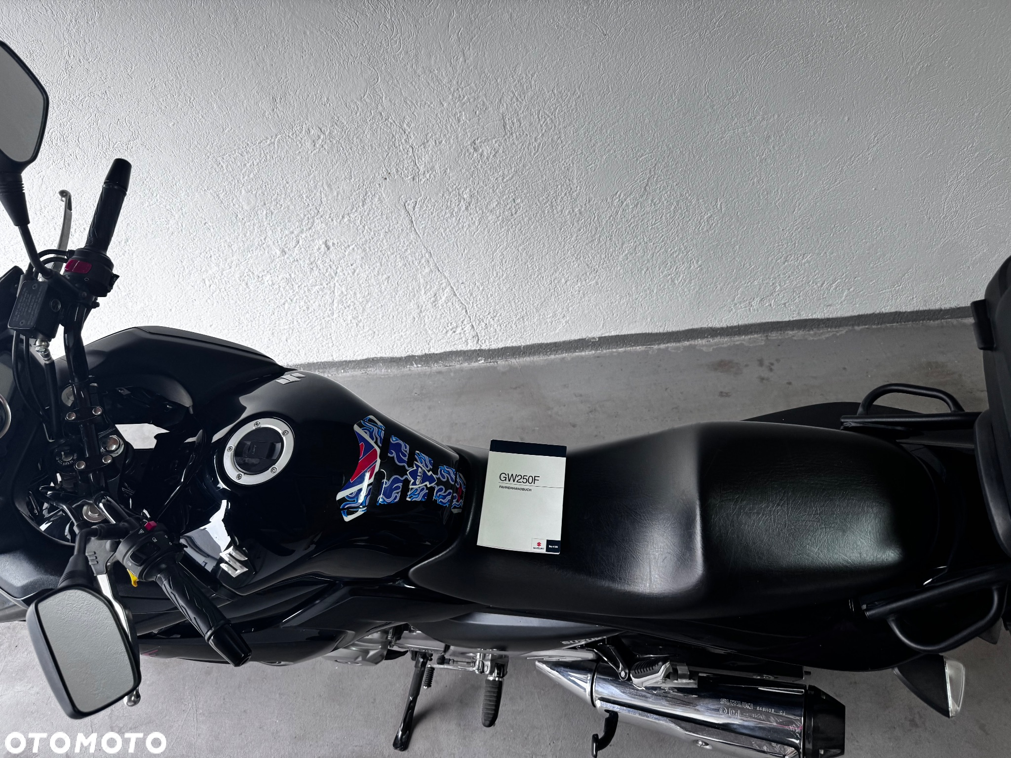 Suzuki GW 250 - 3