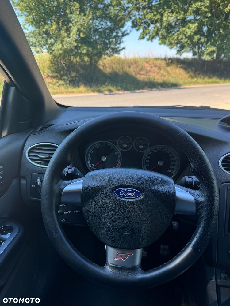Ford Focus ST - 23