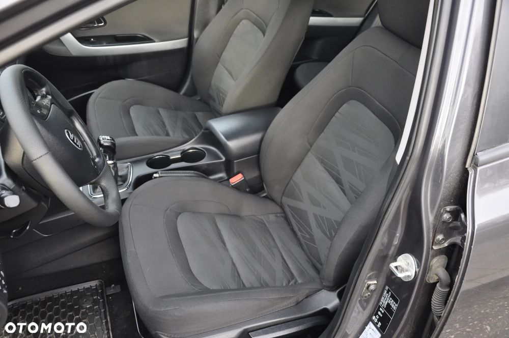 Kia Ceed 1.6 CRDi 128 Fifa World Cup Edition - 15