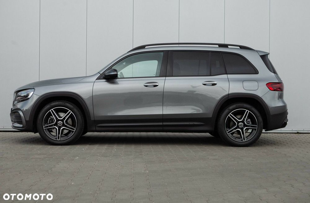 Mercedes-Benz GLB - 12