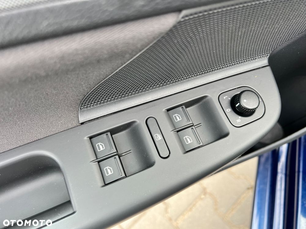 Volkswagen Golf 1.6 FSI Tour Edition - 12