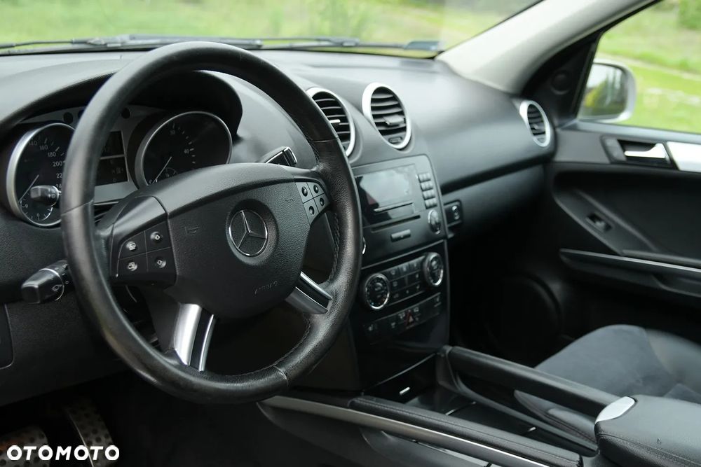 Mercedes-Benz ML - 25