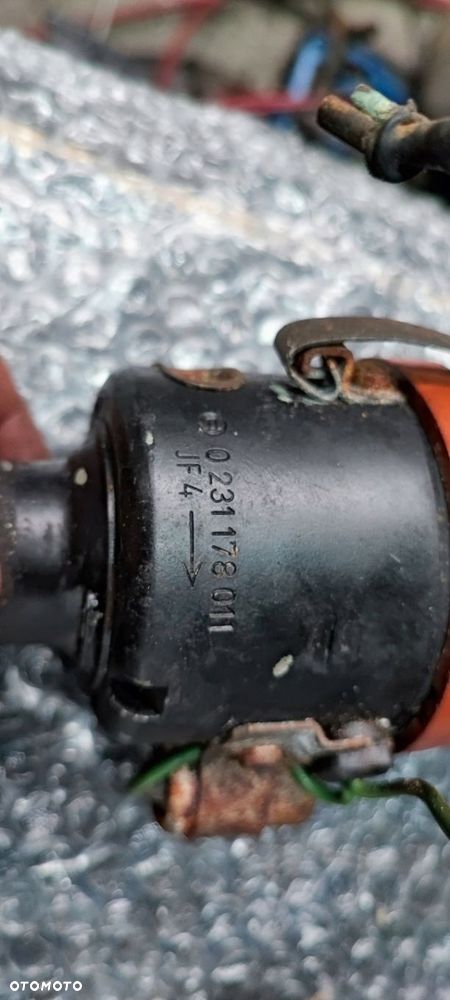 Aparat zapłonowy 0231178011 Volvo Penta B20 AQ130 części Volvo Penta - 3