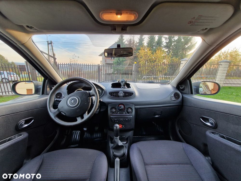 Renault Clio 1.5 dCi Authentique - 8