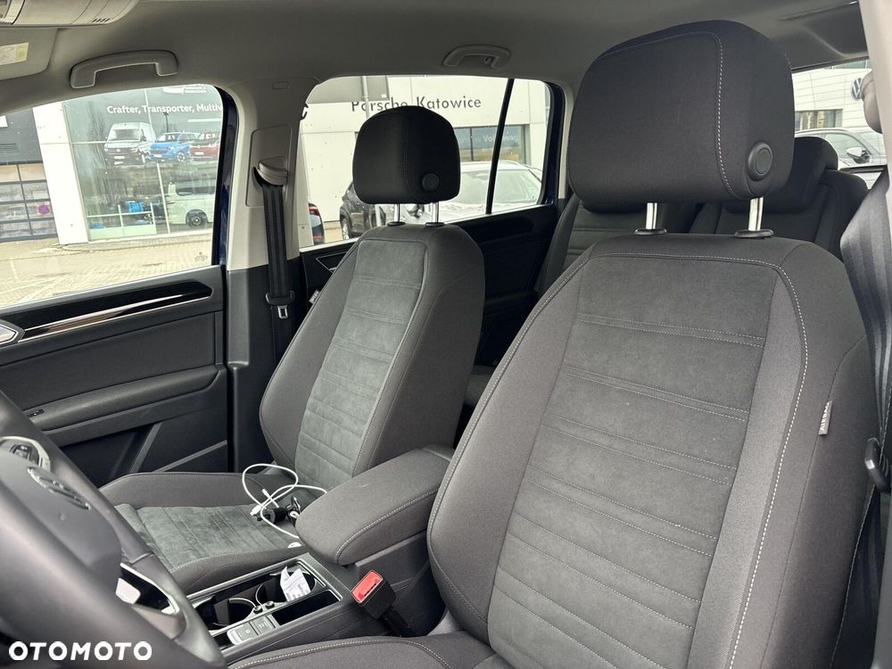 Volkswagen Touran - 13
