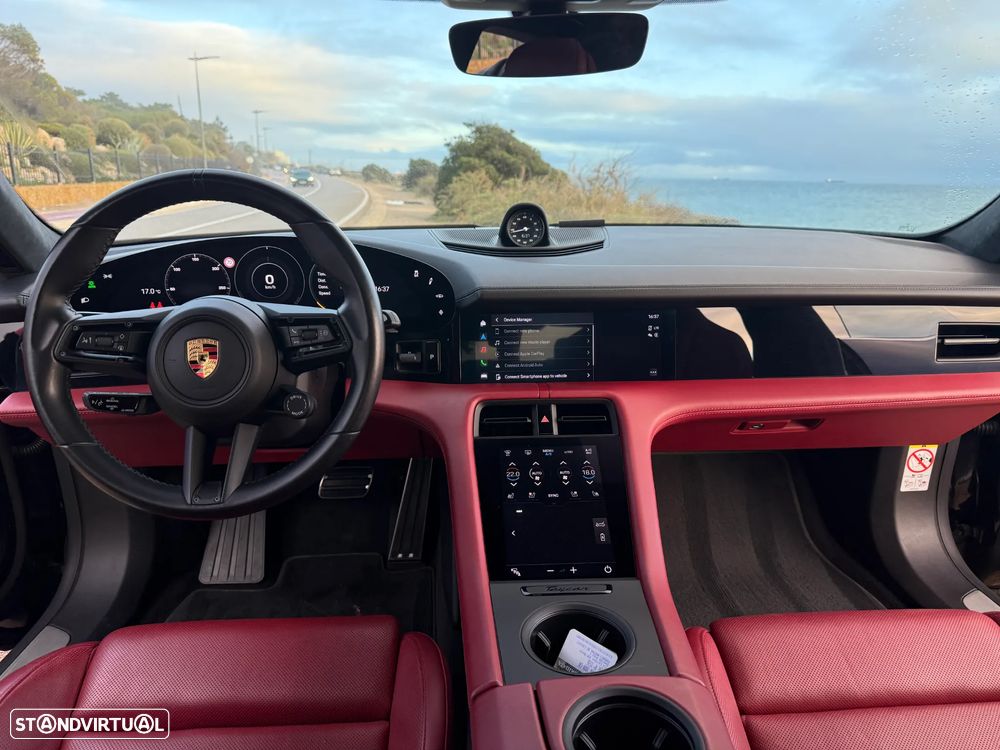 Porsche Taycan Turbo - 11