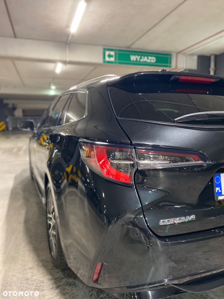 Toyota Corolla 2.0 Hybrid Executive - 7
