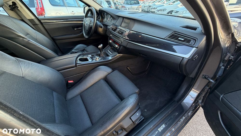 BMW Seria 5 520d Luxury Line - 8