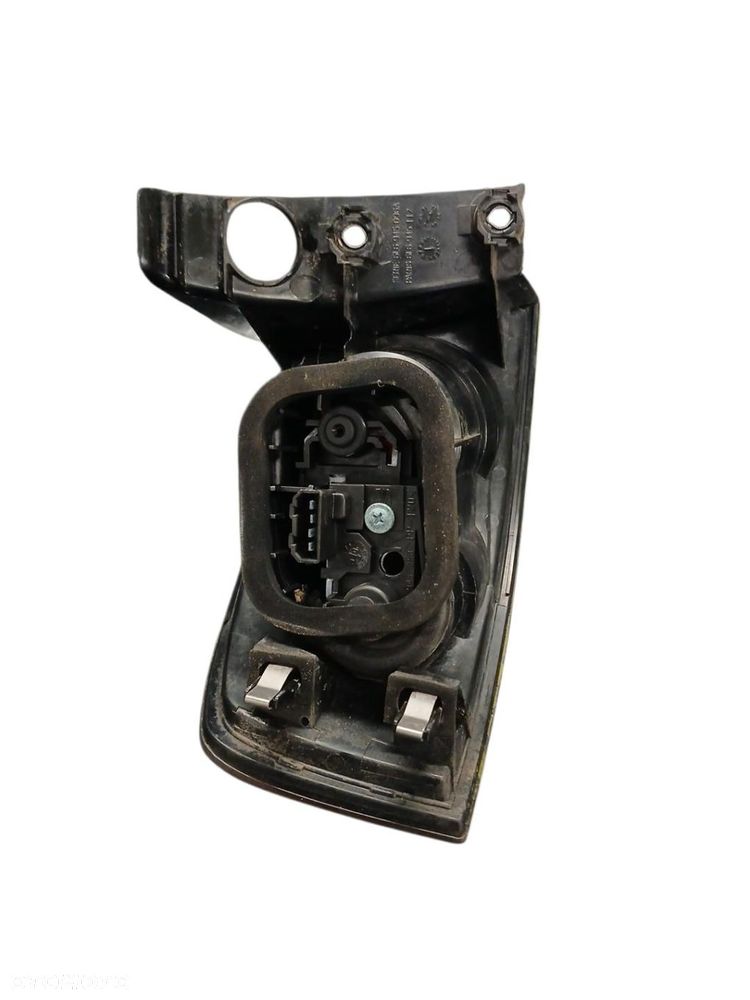 LAMPA PRAWA TYLNA SEAT IBIZA 6L - 3