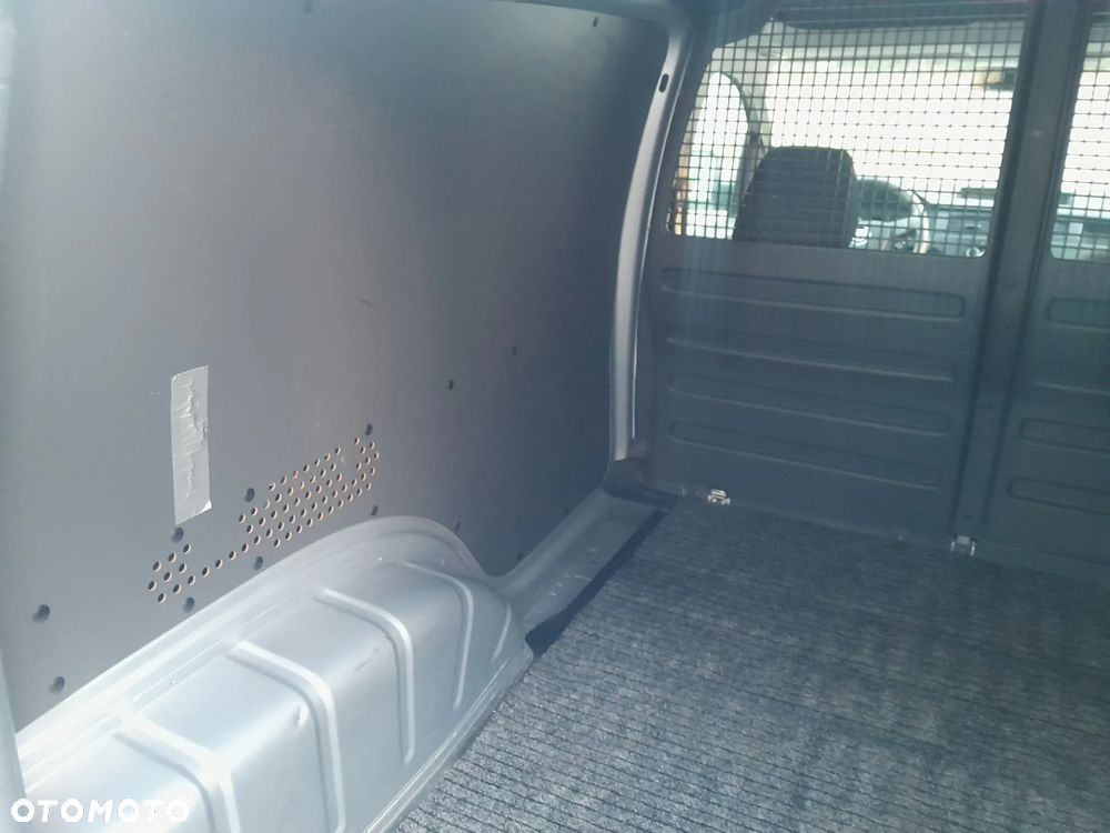 Volkswagen Caddy - 17