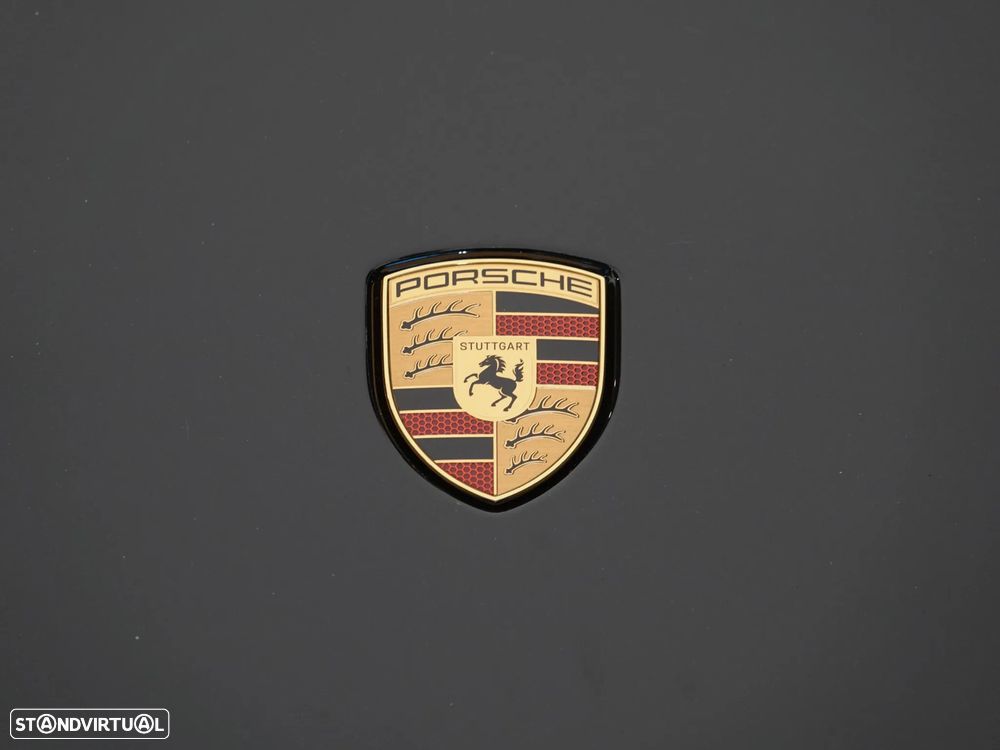 Porsche 911 (992) Carrera 4 GTS - 34