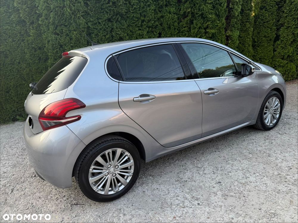 Peugeot 208 PureTech 110 Stop & Start EAT6 Allure - 28
