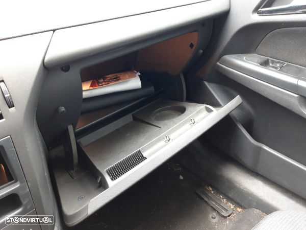 Porta Luvas Opel Astra H (A04) - 2
