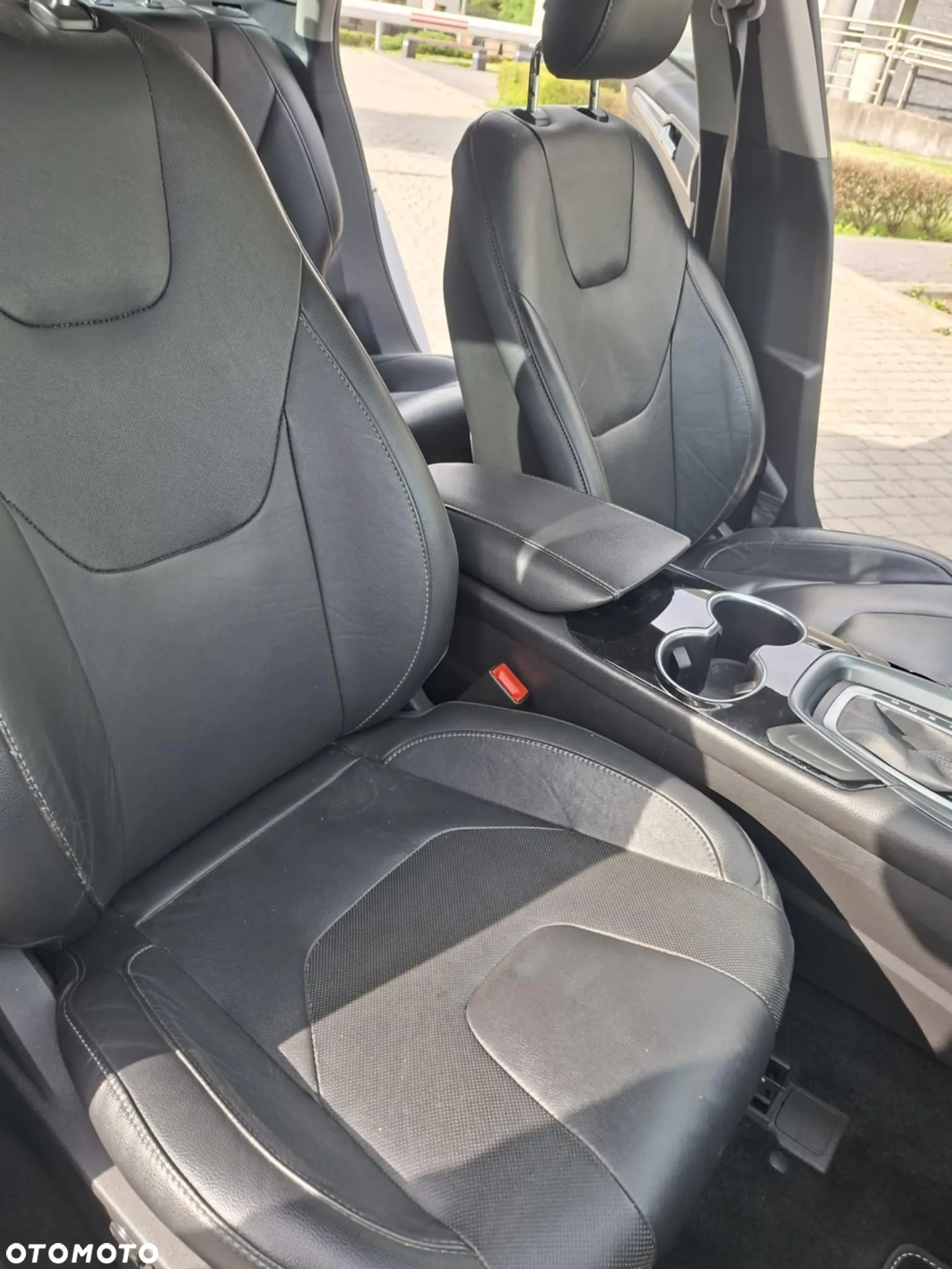 Ford Mondeo 2.0 EcoBoost Titanium - 11