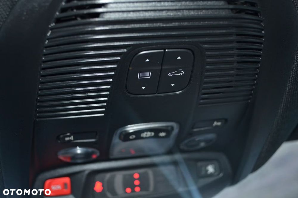 Peugeot 3008 1.6 PureTech Hybrid4 PHEV GT Pack S&S EAT8 - 19