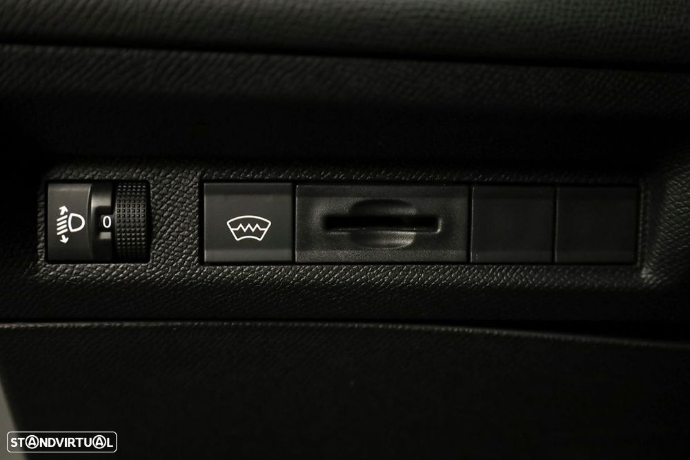 Peugeot 408 1.2 PureTech Allure EAT8 - 19