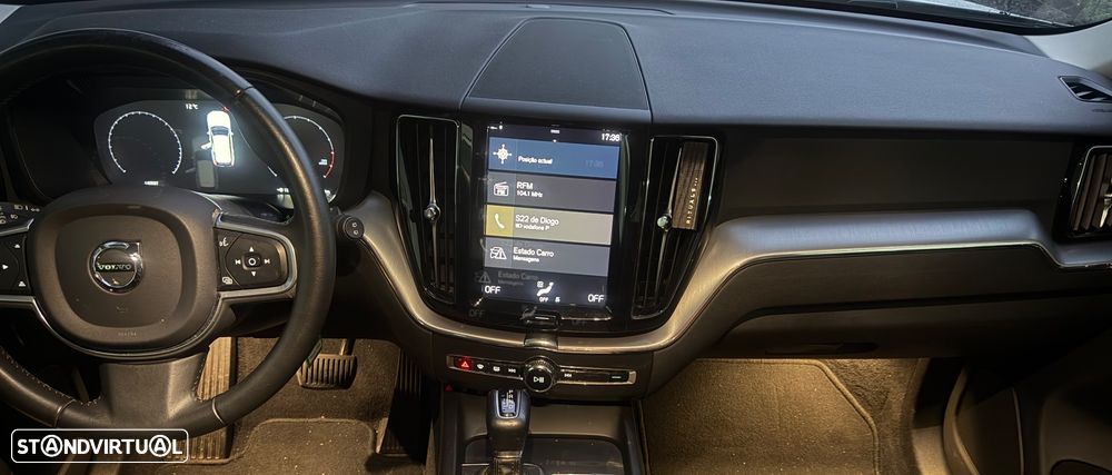 Volvo XC 60 2.0 D4 Momentum Geartronic - 11