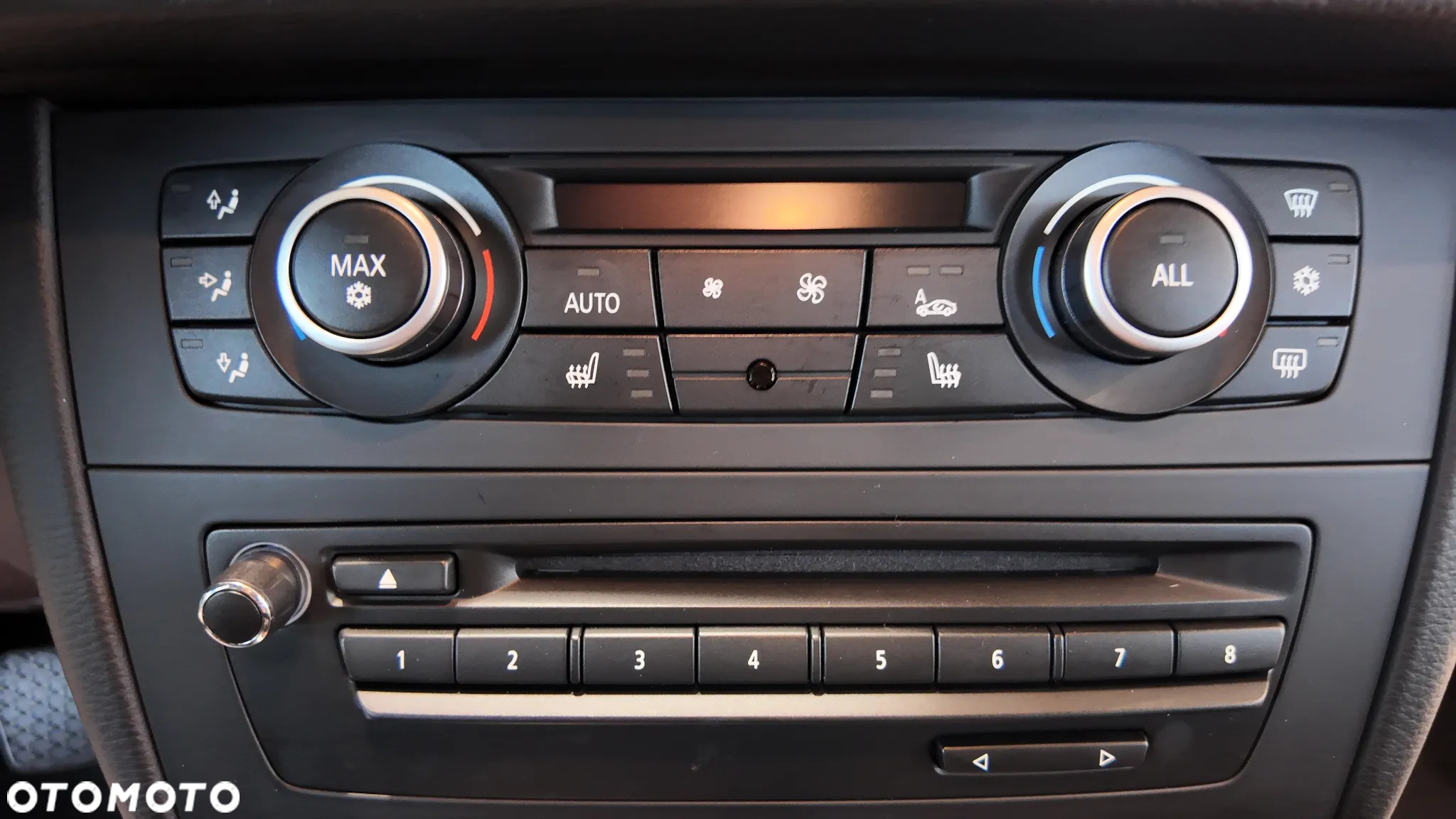 BMW X1 sDrive18i - 28