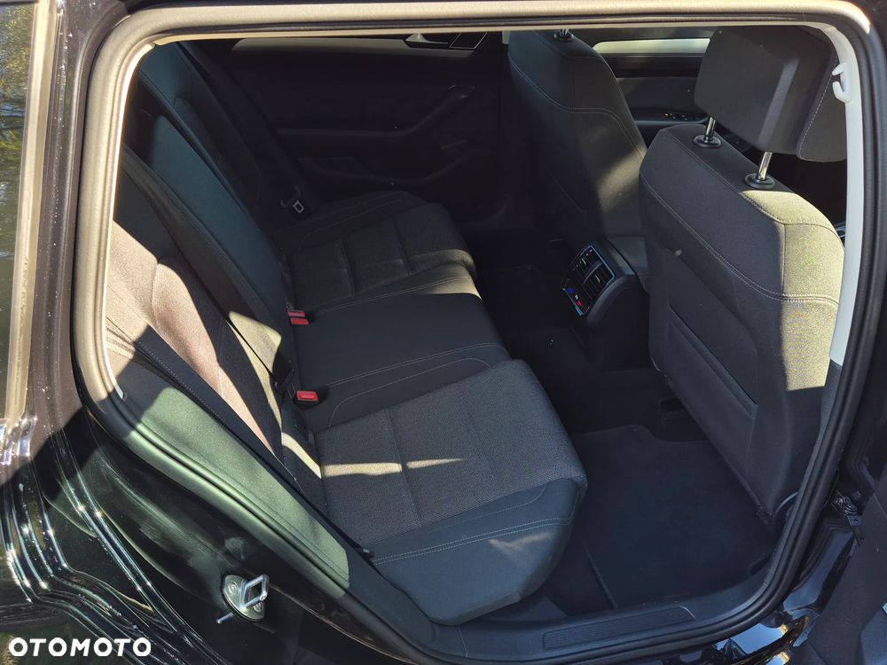 Volkswagen Passat Variant 2.0 TDI DSG (BlueMotion Technology) Comfortline - 26