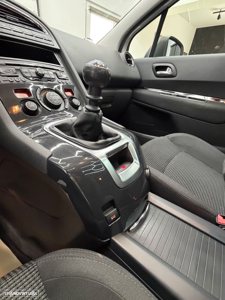 Peugeot 5008 1.6 HDi 5L Allure J17 - 9