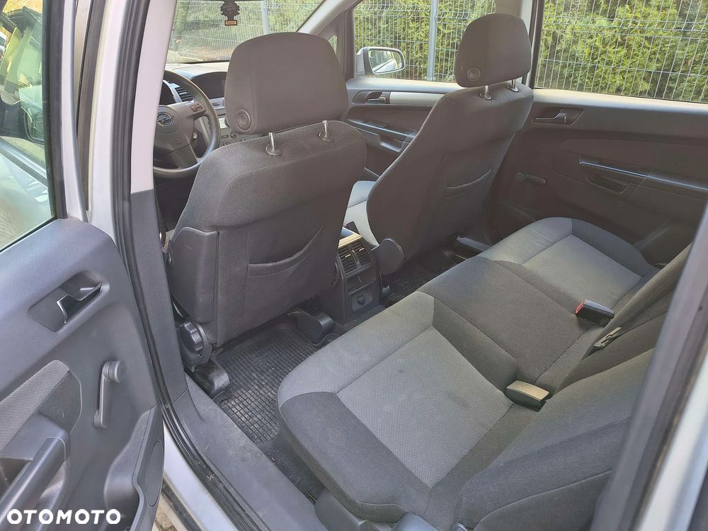 Opel Zafira - 8