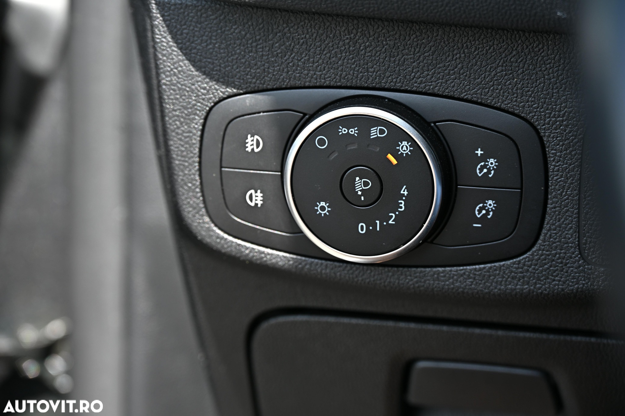 Ford Focus Turnier 1.5 EcoBlue Start-Stopp-System Aut. TITANIUM - 25