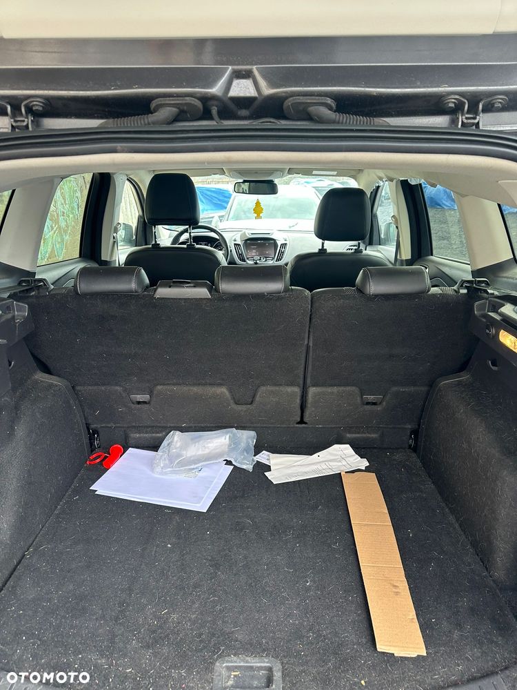 Ford Kuga 2.0 TDCi 4x4 Titanium - 24