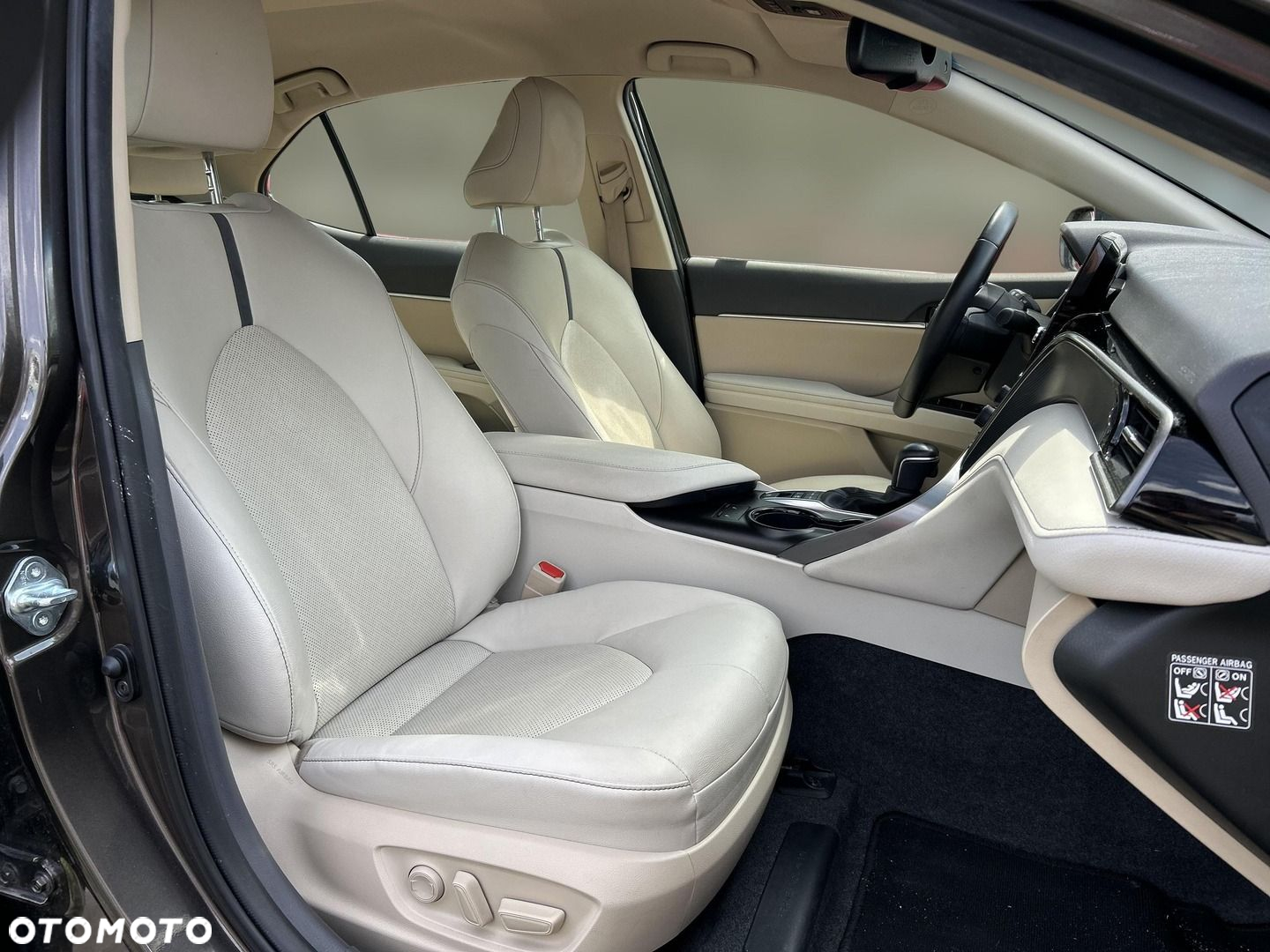 Toyota Camry - 9