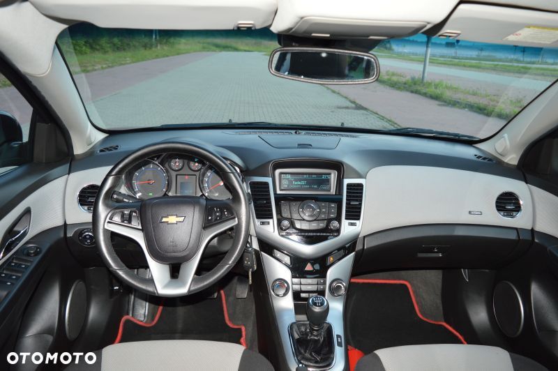 Chevrolet Cruze - 13