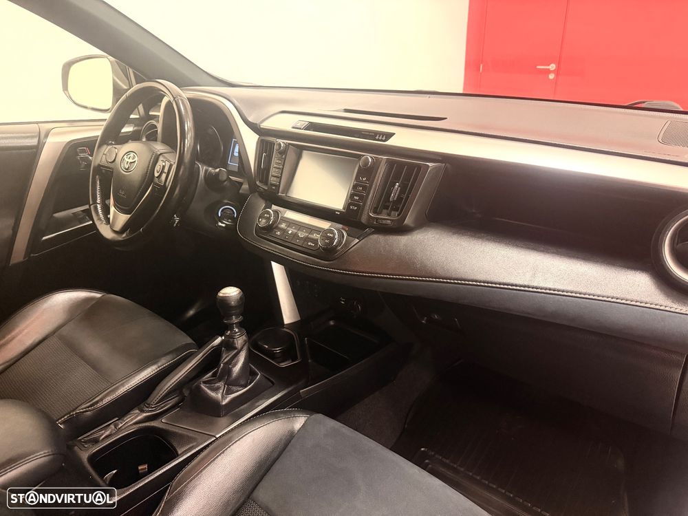 Toyota RAV4 2.0 D-4D Comfort - 12