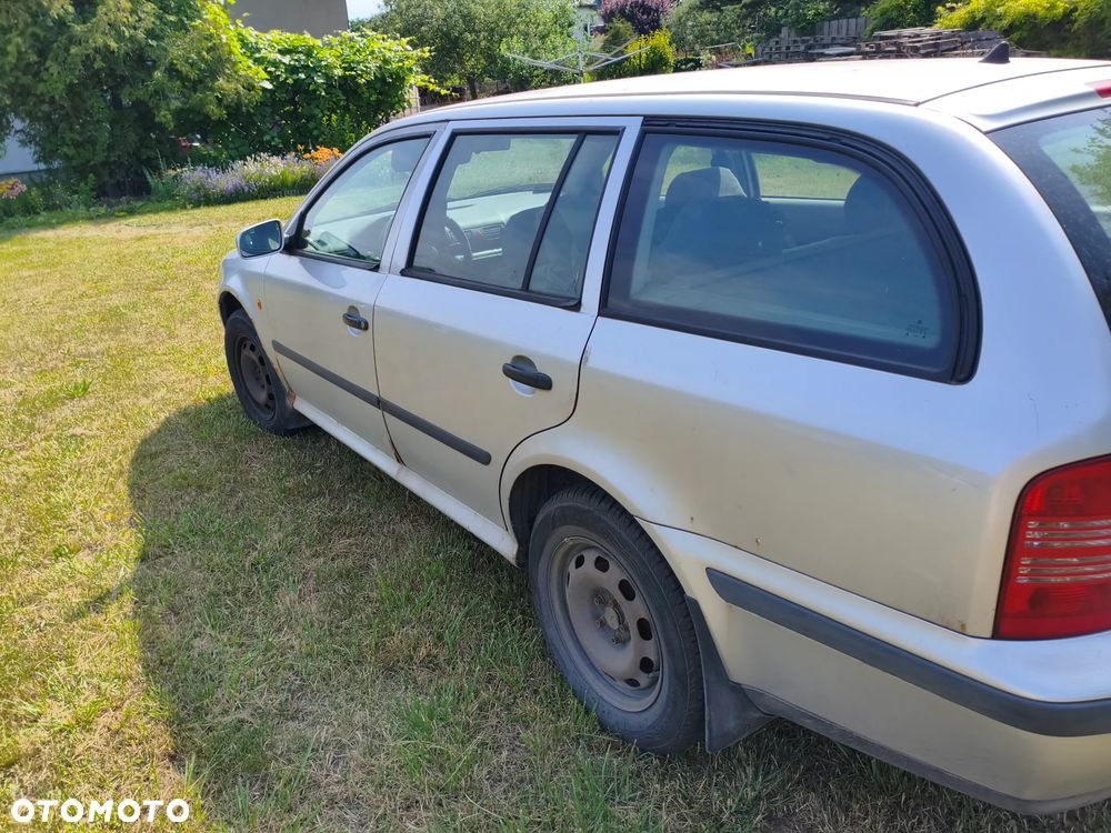 Skoda Octavia 1.6 Combi - 2