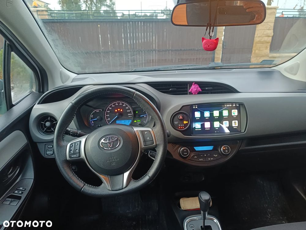 Toyota Yaris - 10