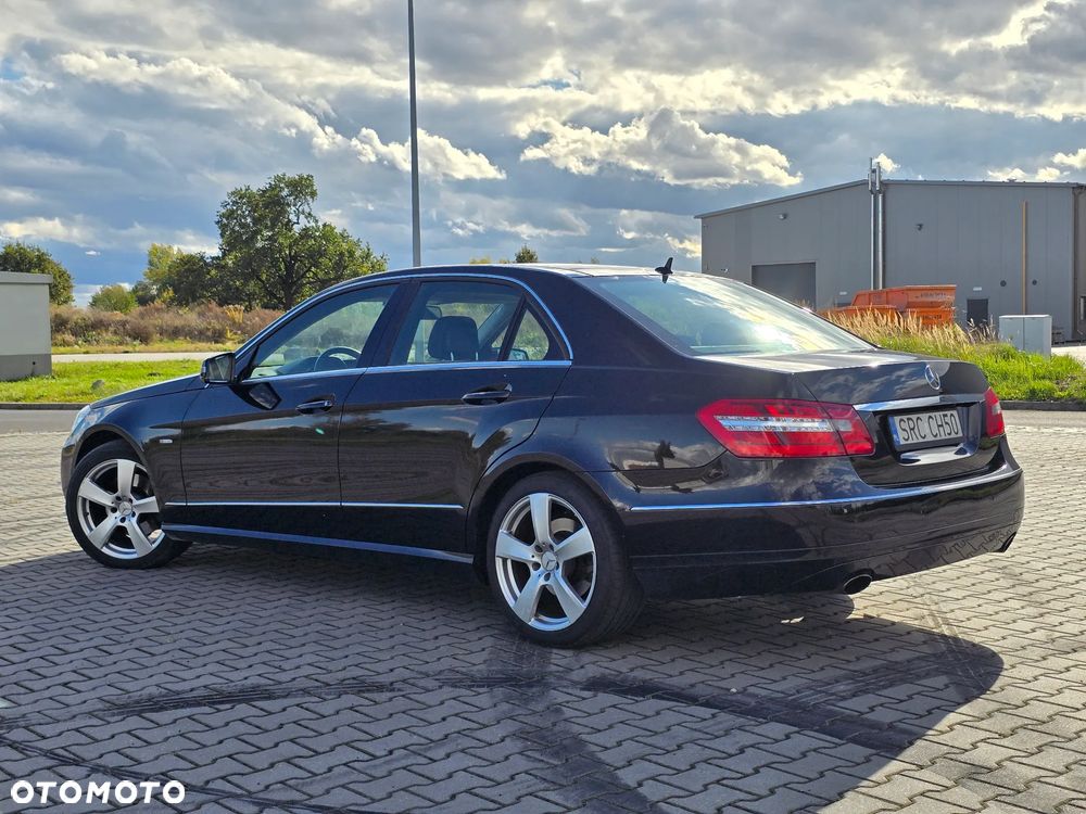 Mercedes-Benz E-Class 2009 photo 5