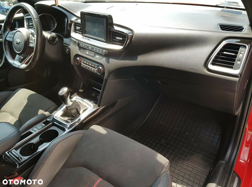 Kia ProCeed 1.6 T-GDI GT - 29