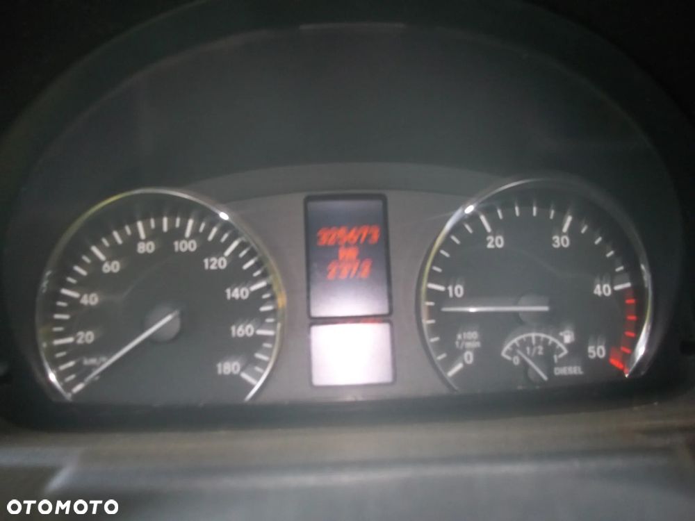 Mercedes-Benz SPRINTER - 12