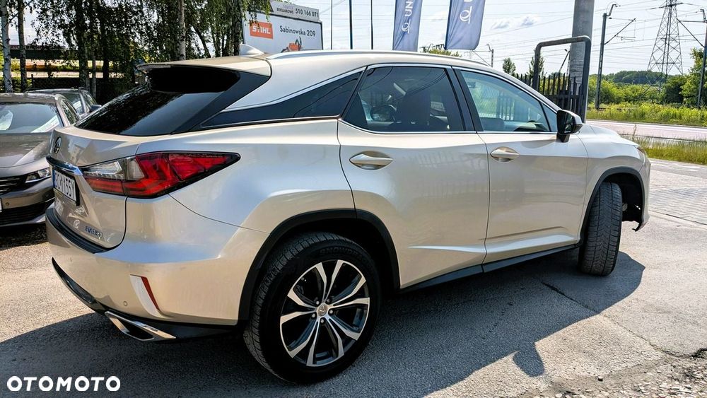 Lexus RX - 8