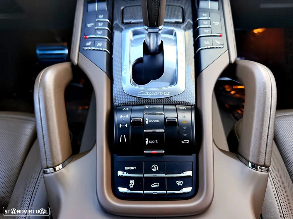 Porsche Cayenne Turbo - 20