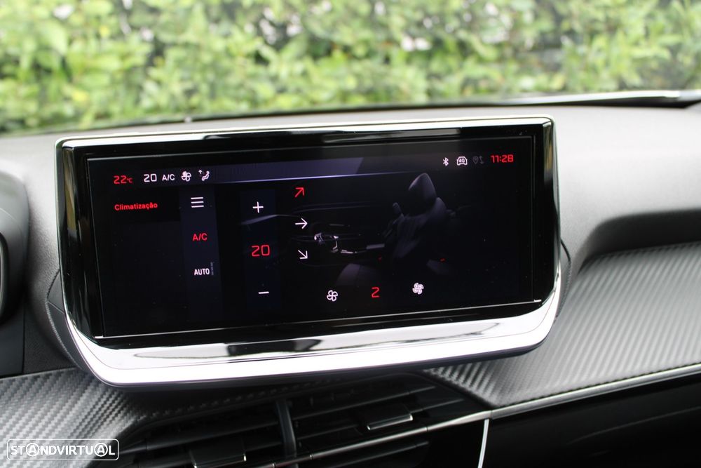Peugeot 2008 1.2 PureTech Allure Pack - 17