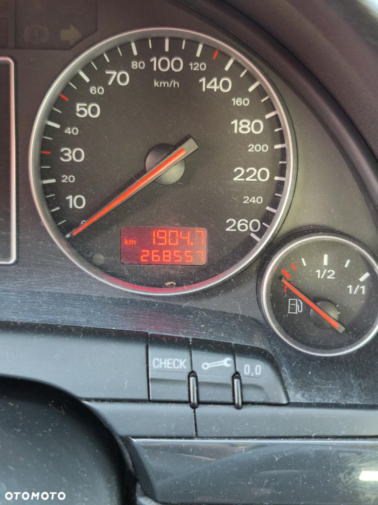 Audi A4 Avant - 10