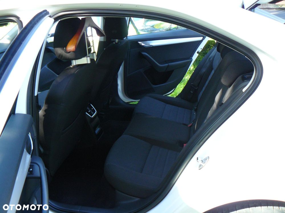 Skoda Octavia 1.6 TDI Elegance DSG - 14