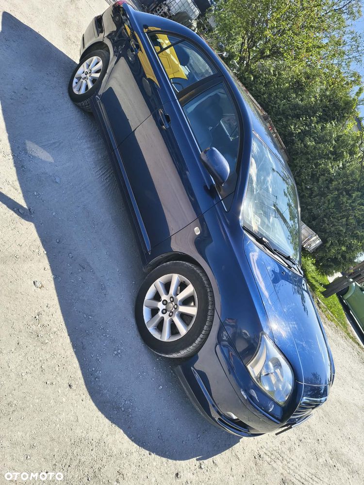 Toyota Avensis - 6