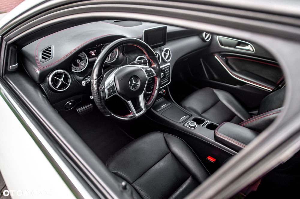 Mercedes-Benz Klasa A 250 4Matic 7G-DCT AMG Line - 21