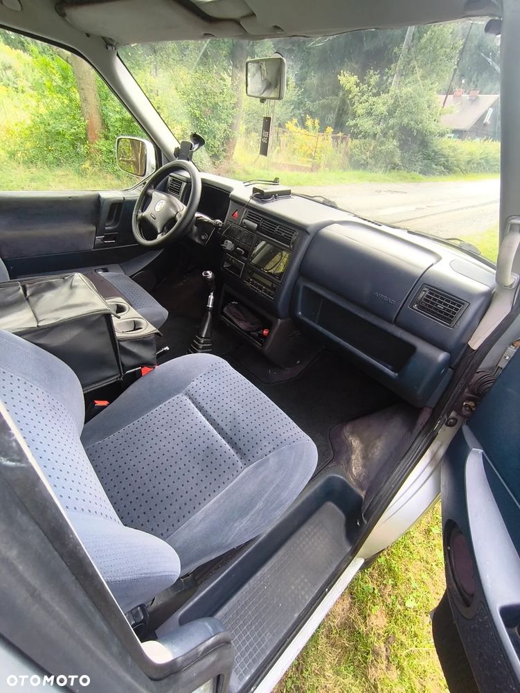 Volkswagen Caravelle Basis / CL - 15
