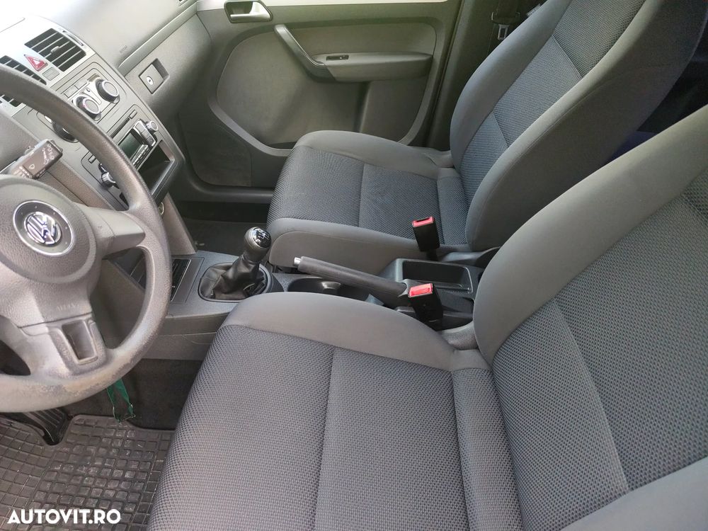 Volkswagen Touran 1.6 TDI Highline - 6