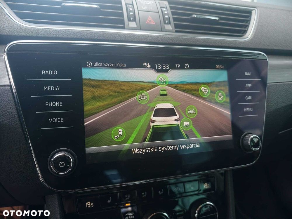 Skoda Superb 2.0 TDI SCR Style DSG - 21