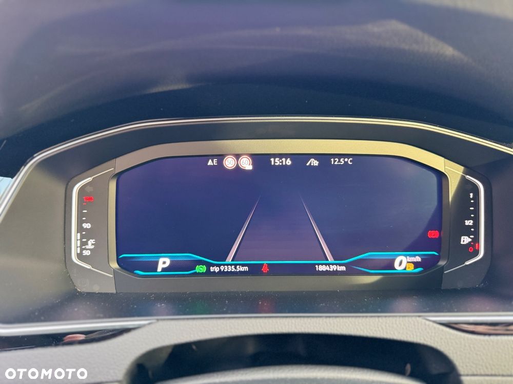 Volkswagen Passat Variant 2.0 TDI SCR DSG 4Motion Business - 19