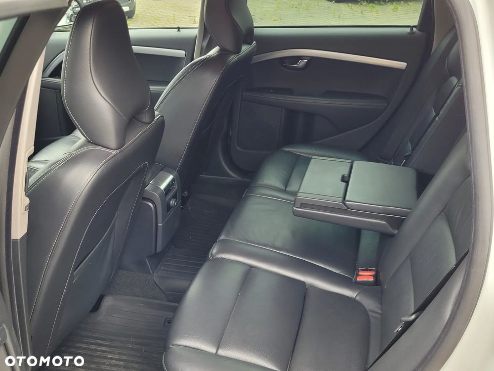 Volvo V70 D3 Momentum - 22