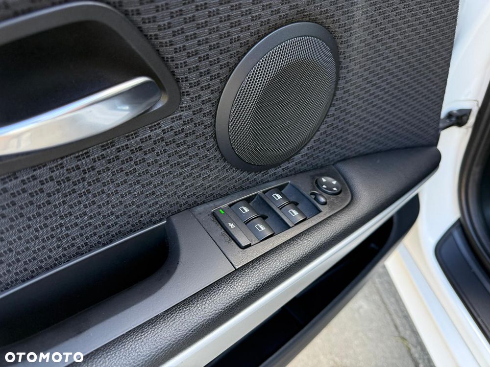 BMW Seria 3 ver-320d-dpf - 17