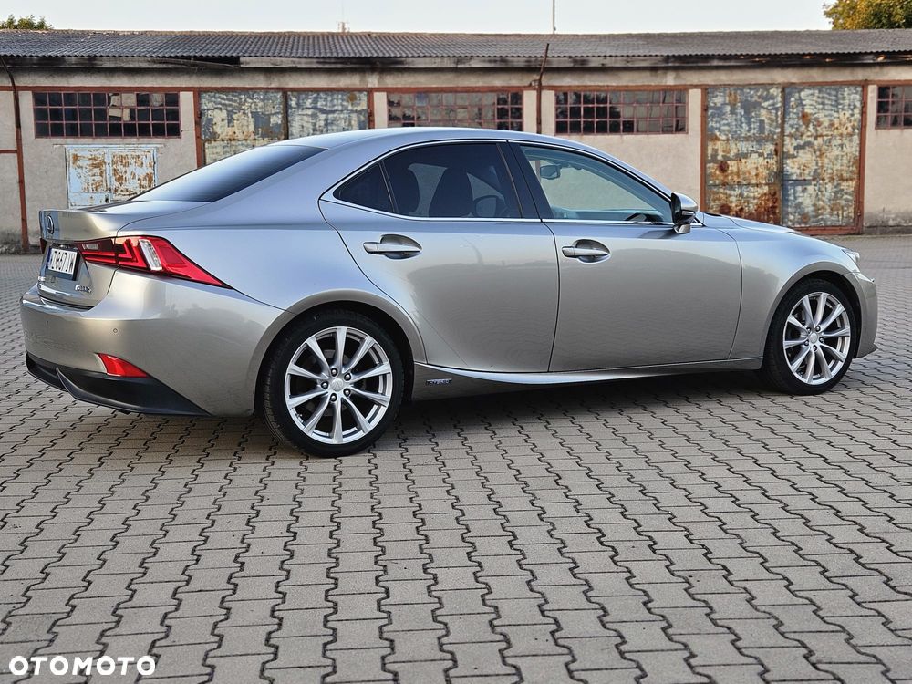 Lexus IS 300h Comfort - 4