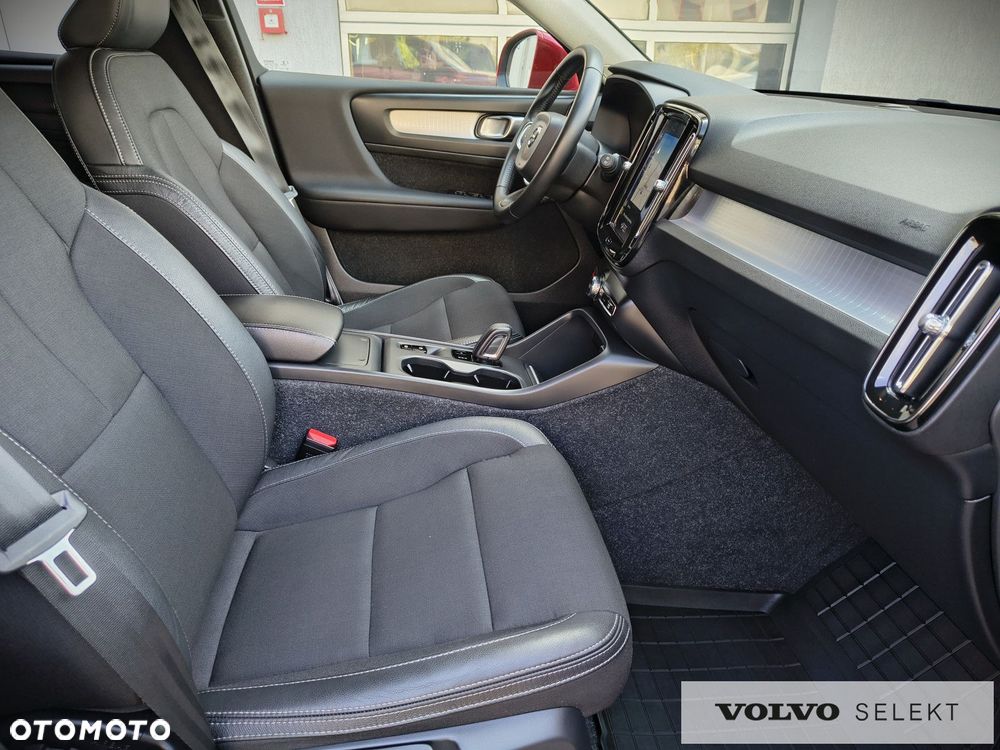 Volvo XC 40 - 25